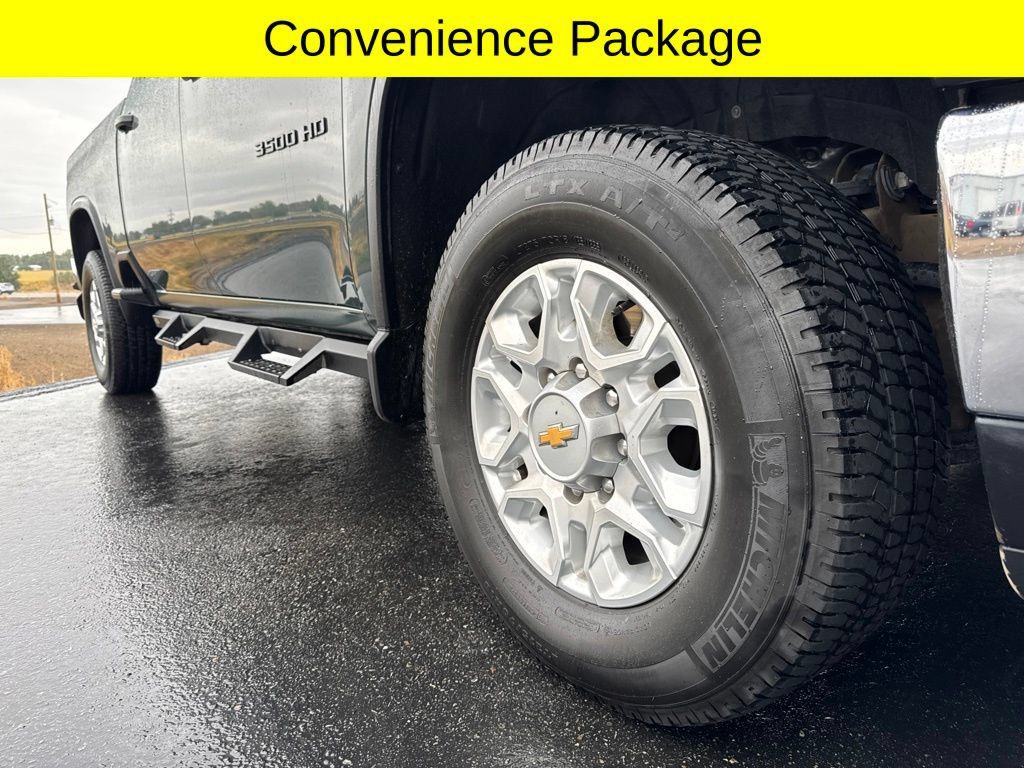 Used 2025 Chevrolet Silverado 3500 LT w/ Safety Package AWD/4WD image 10