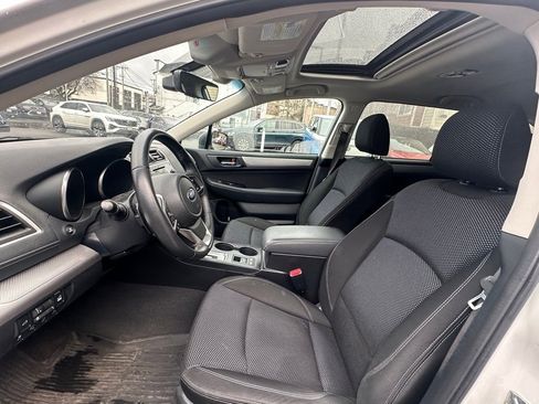 Used 2018 Subaru Outback 2.5i Premium image 12