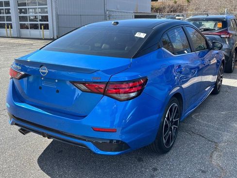 Used 2025 Nissan Sentra SR w/ SR Premium Package image 6
