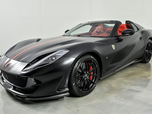 Used 2023 Ferrari 812 GTS RWD image 5