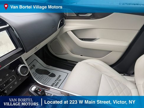 Used 2020 Jaguar XE S image 29