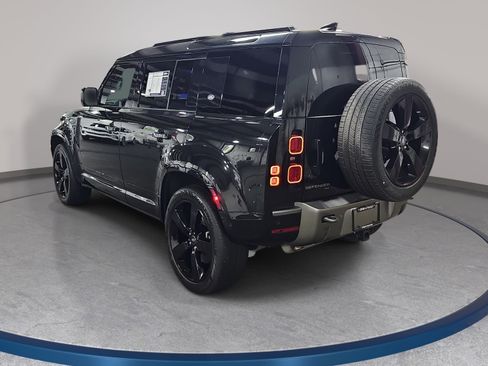 Used 2022 Land Rover Defender 110 X-Dynamic SE AWD/4WD image 7