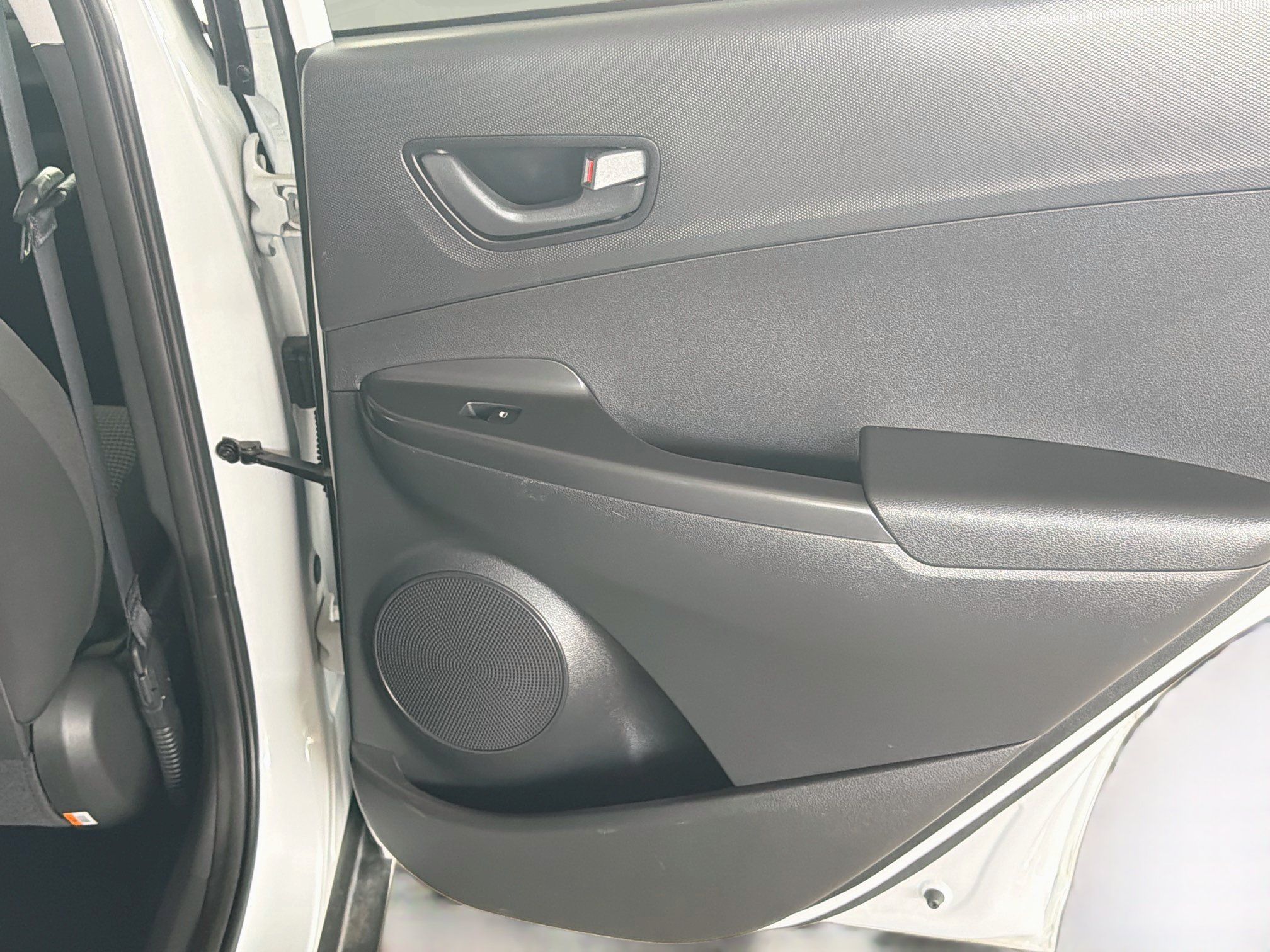 Used 2018 Hyundai Kona SEL w/ SEL Tech Package 02 FWD image 29