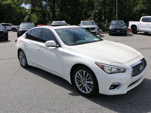 Used 2024 INFINITI Q50 Luxe w/ Cargo Package RWD image 10