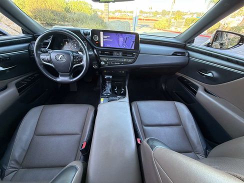 Used 2024 Lexus ES 300h w/ Premium Package FWD image 6