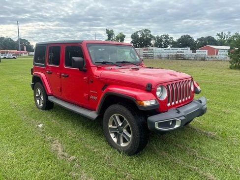 Used 2019 Jeep Wrangler Unlimited Sahara AWD/4WD image 3