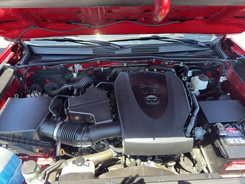 Certified 2022 Toyota Tacoma SR5 w/ Technology Package AWD/4WD image 16