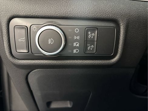 Used 2023 Ford Explorer XLT w/ Equipment Group 202A AWD/4WD image 18