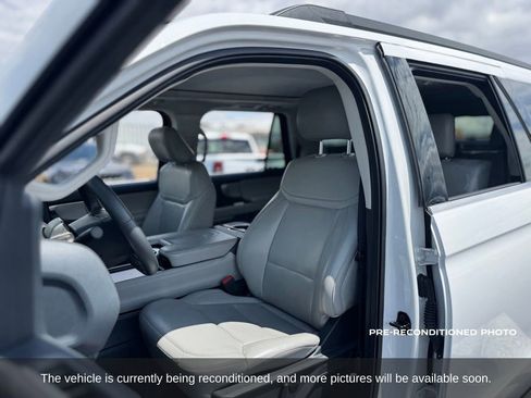 Used 2025 Ford Expedition Max Active AWD/4WD image 11