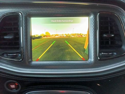 Used 2022 Dodge Challenger SRT Hellcat RWD image 9