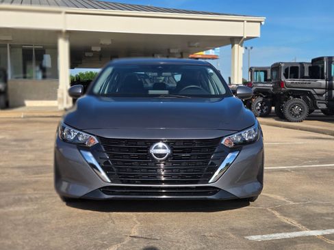 Used 2024 Nissan Sentra SV FWD image 2