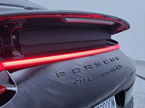 Used 2018 Porsche 911 Carrera 4 GTS image 39