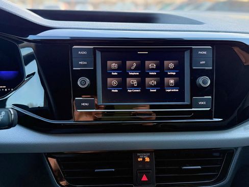 Used 2022 Volkswagen Taos S image 18