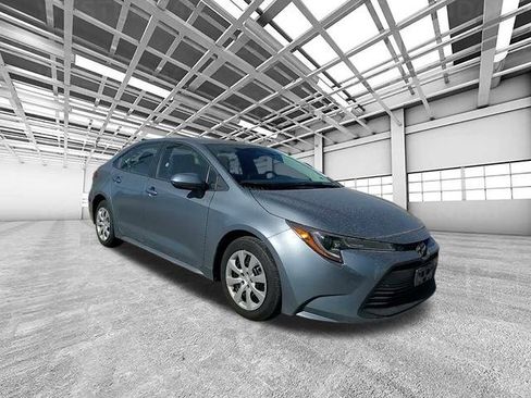 Certified 2025 Toyota Corolla LE image 1