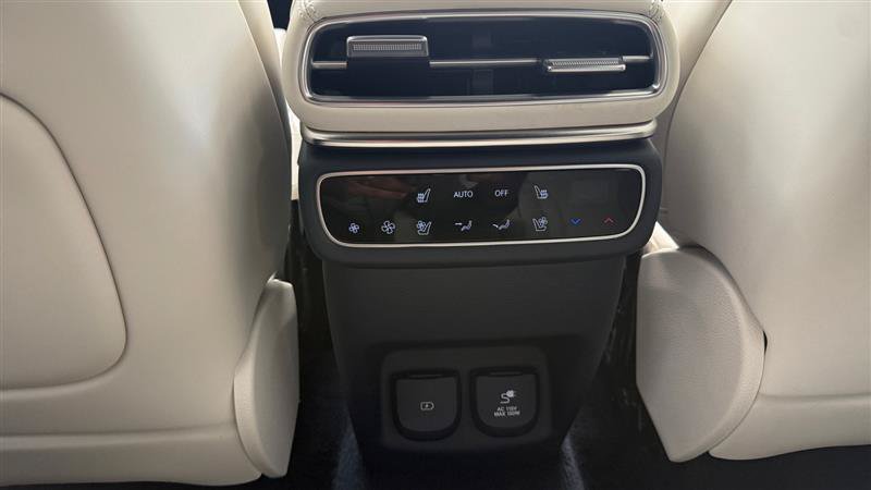 Used 2025 Genesis GV80 3.5T Prestige AWD/4WD image 27