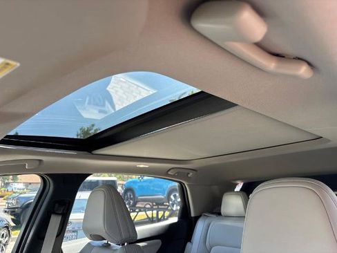 Certified 2024 Nissan Ariya FWD image 11