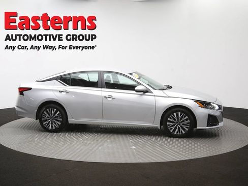 Used 2023 Nissan Altima 2.5 SV AWD/4WD image 45