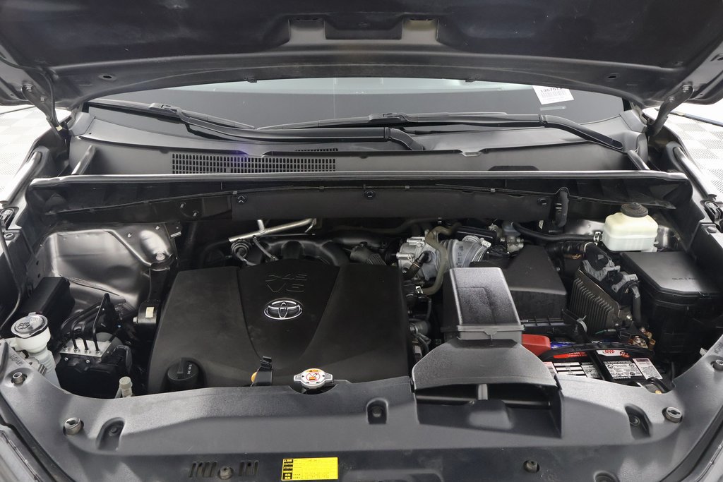 Used 2018 Toyota Highlander Limited FWD image 15