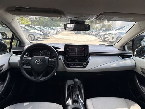 Used 2022 Toyota Corolla LE FWD image 23