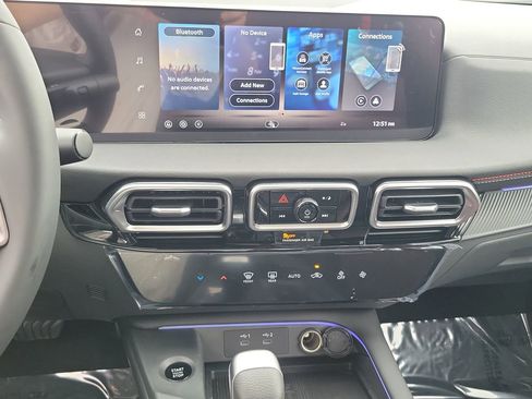 New 2026 Nissan Sentra SR w/ Floor Mat Package image 9