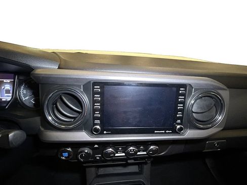 Used 2023 Toyota Tacoma TRD Off-Road w/ TRD Premium Off Road Package AWD/4WD image 10