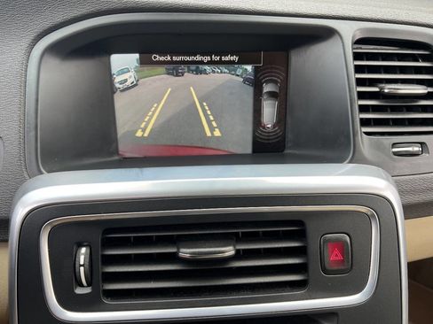 Used 2015 Volvo V60 T5 Premier Plus image 12