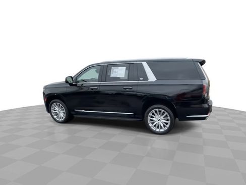 Used 2023 Cadillac Escalade ESV Premium Luxury image 5