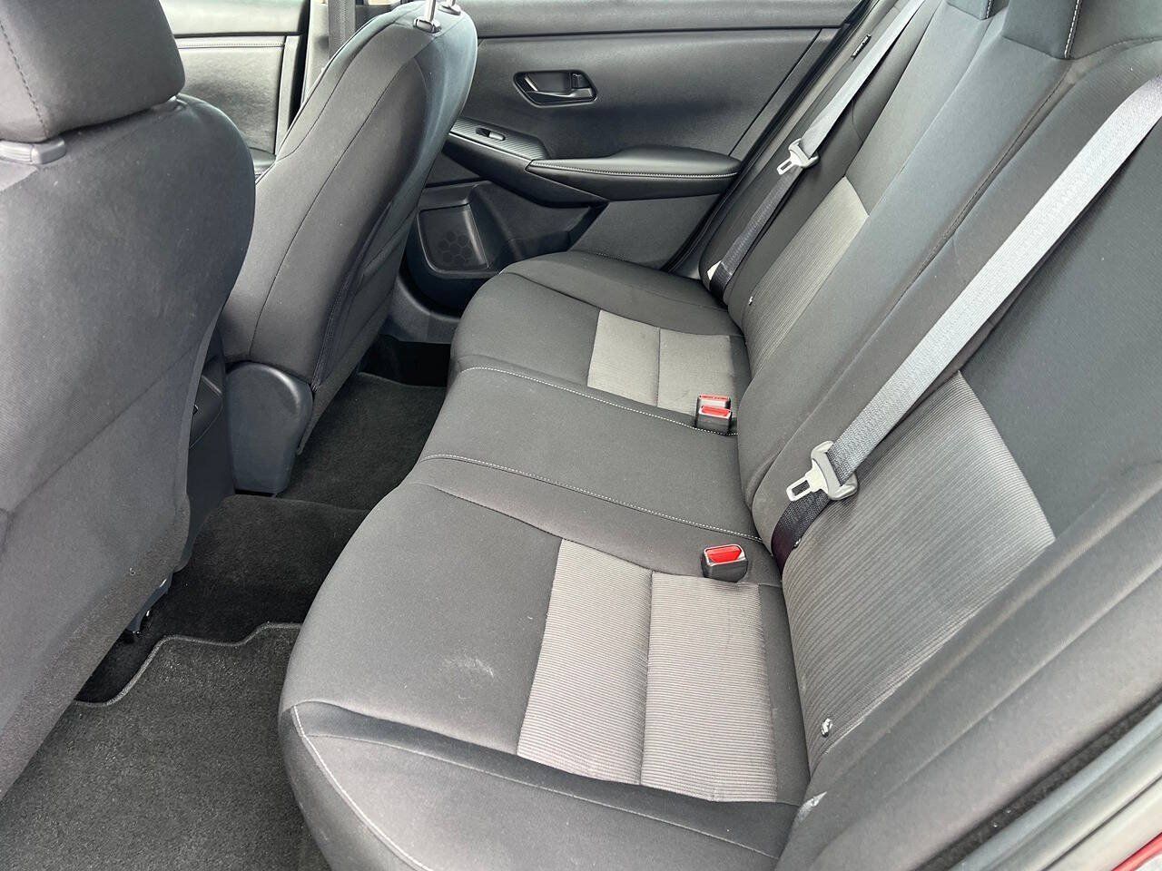 Used 2025 Nissan Sentra SV FWD image 11