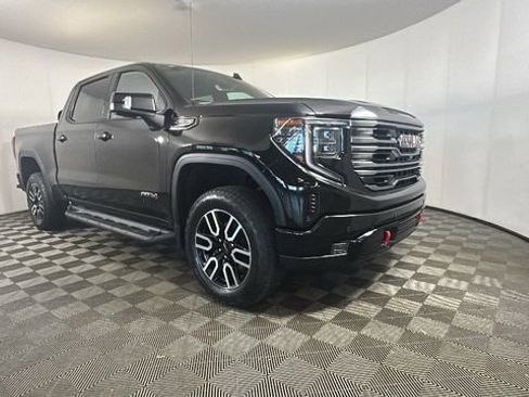Used 2022 GMC Sierra 1500 AT4 w/ AT4 Premium Package AWD/4WD image 2