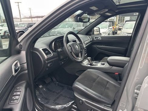 Used 2022 Jeep Grand Cherokee Laredo X image 7