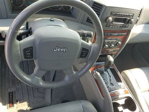 Used 2006 Jeep Grand Cherokee Limited AWD/4WD image 12