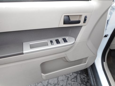 Used 2009 Ford Escape 4WD Hybrid image 15