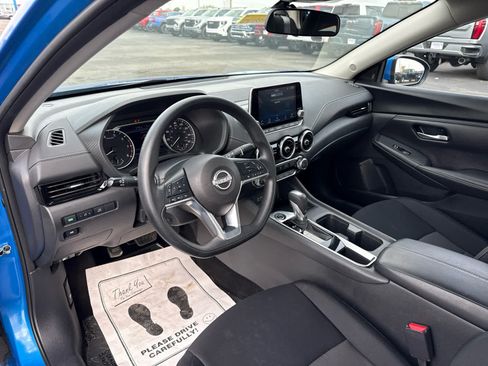 Used 2025 Nissan Sentra SV FWD image 12