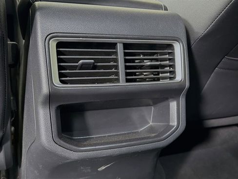 Used 2025 Volkswagen Atlas Cross Sport SE image 28