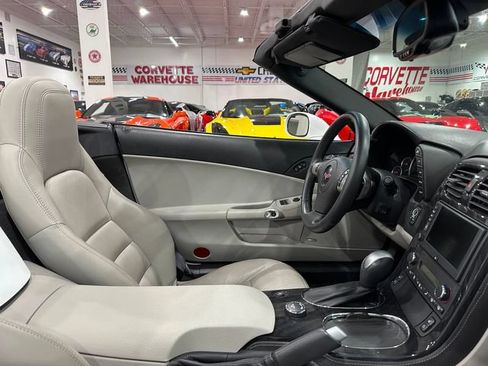 Used 2011 Chevrolet Corvette Convertible w/ Preferred Equipment Group RWD image 11