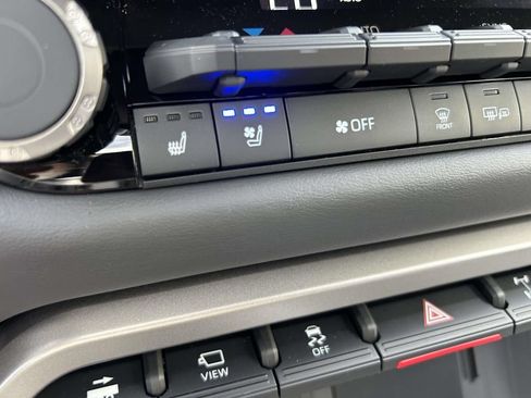 New 2026 Toyota Tundra Platinum w/ TRD Off-Road Package AWD/4WD image 28