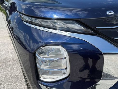 Used 2023 Mitsubishi Outlander SE FWD image 9