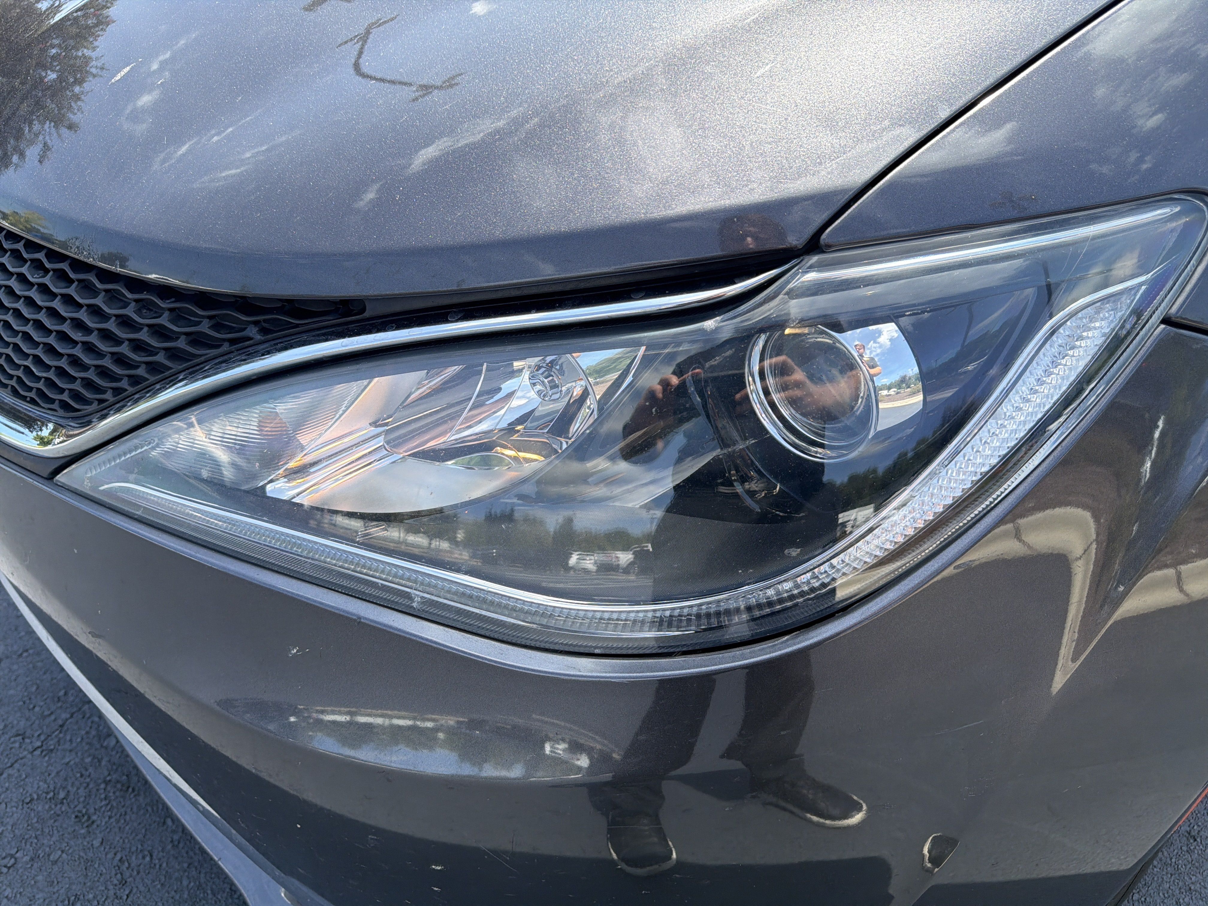 Used 2018 Chrysler Pacifica Touring-L FWD image 5