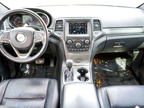 Used 2018 Jeep Grand Cherokee Limited image 24