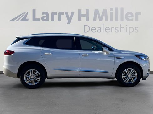 Used 2021 Buick Enclave Essence w/ Sound and Sites Package image 6
