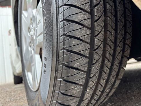 Used 2010 Dodge Avenger SXT FWD image 21