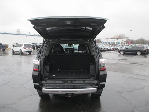 Used 2018 Toyota 4Runner TRD Off-Road Premium image 6