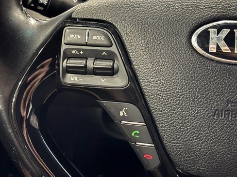 Used 2017 Kia Forte S FWD image 27