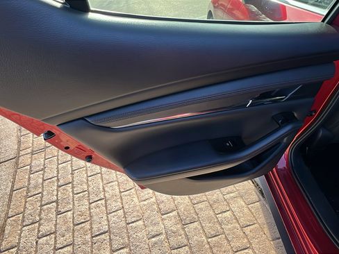 Used 2019 MAZDA MAZDA3 Hatchback w/ Preferred Package image 22