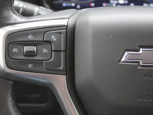 Used 2022 Chevrolet Suburban Z71 image 23