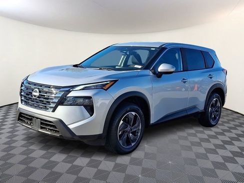 Certified 2025 Nissan Rogue SV image 3