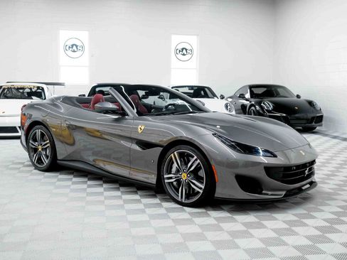 Used 2020 Ferrari Portofino RWD image 14