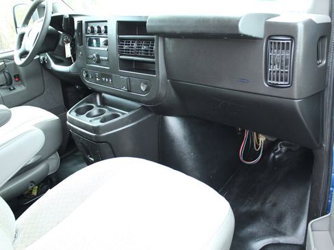 Used 2019 Chevrolet Express 3500 LS image 11