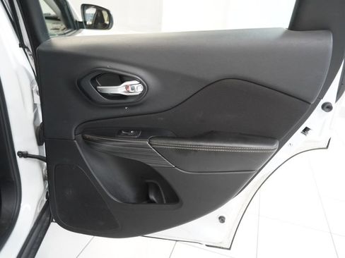 Used 2015 Jeep Cherokee Sport w/ Sport Appearance Group FWD image 29
