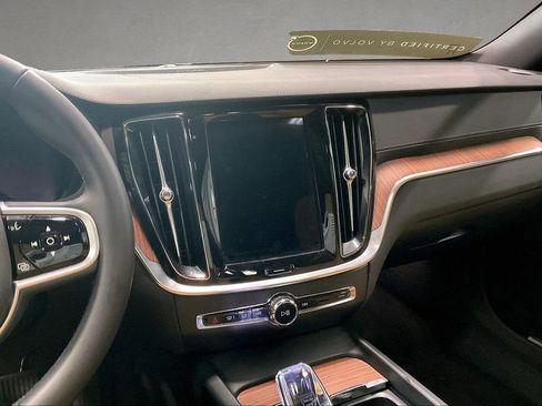 Certified 2025 Volvo V60 B5 Cross Country Ultra AWD/4WD image 9